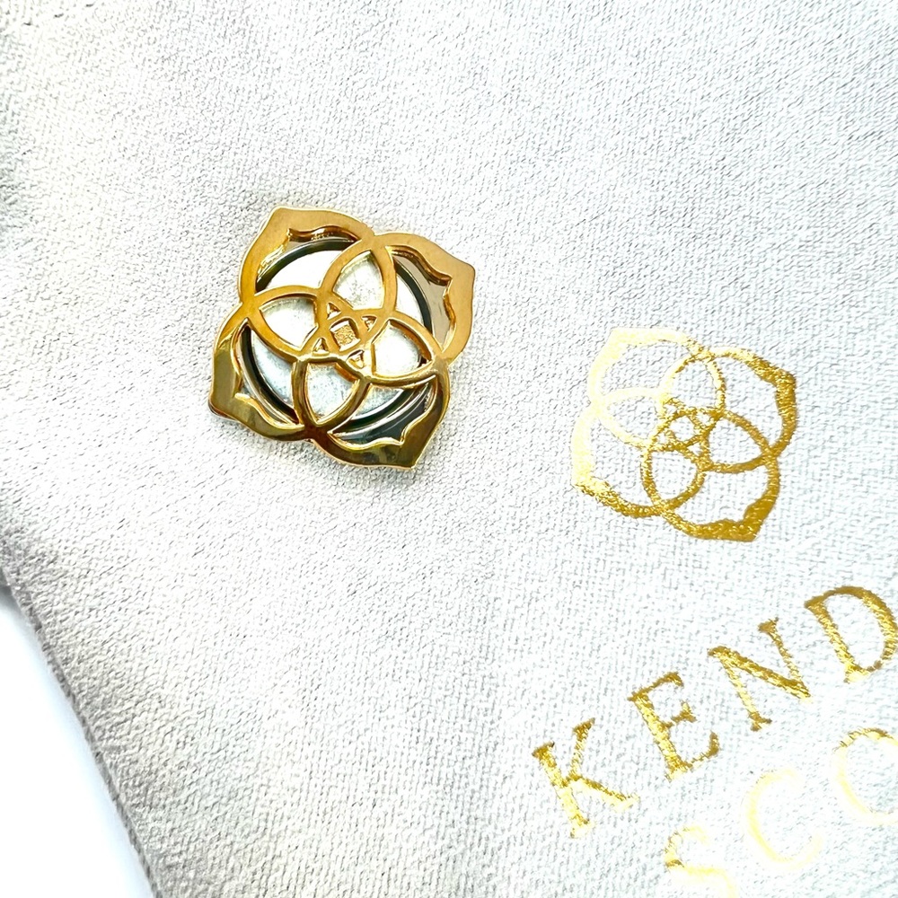 Kendra Scott logo magnet brooch